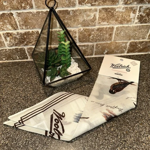 Woolrich x Target Cream Bird Motif Bandana - Picture 7 of 8